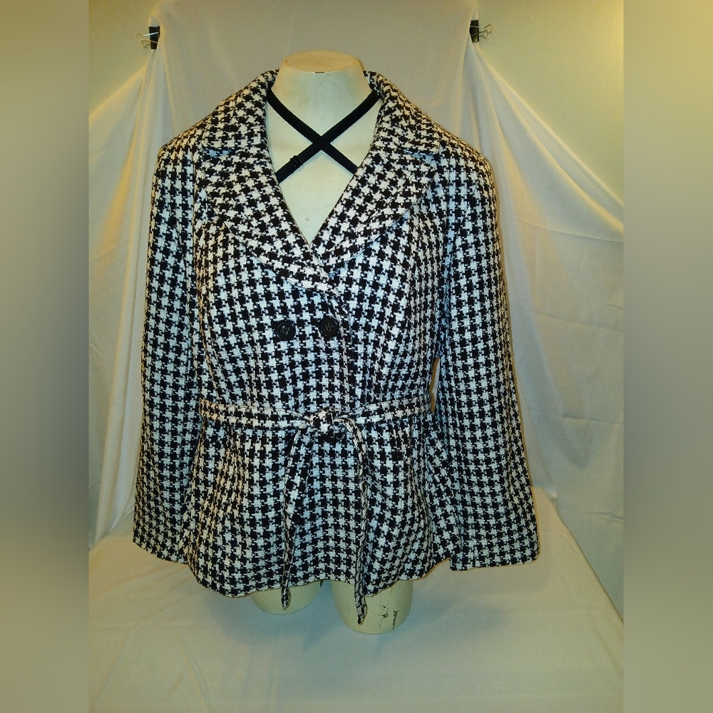 St. John Brown and White Houndstooth Blazer